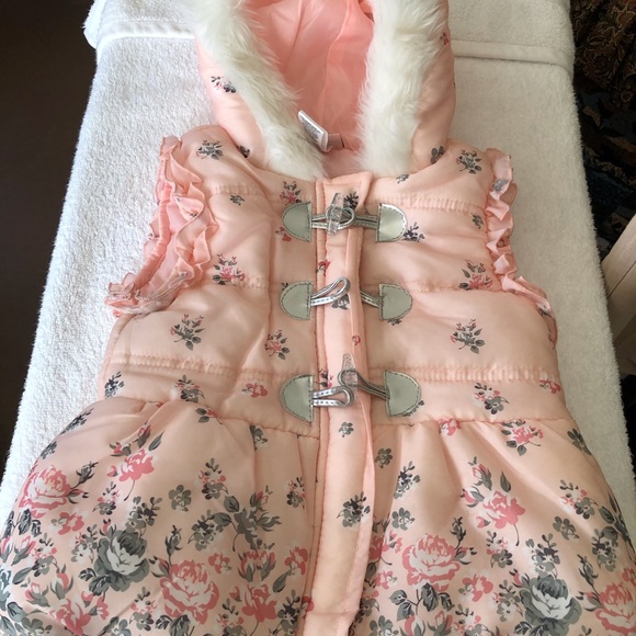 Little Lass Other - Little Lass puffer vest excellent condition size 4
